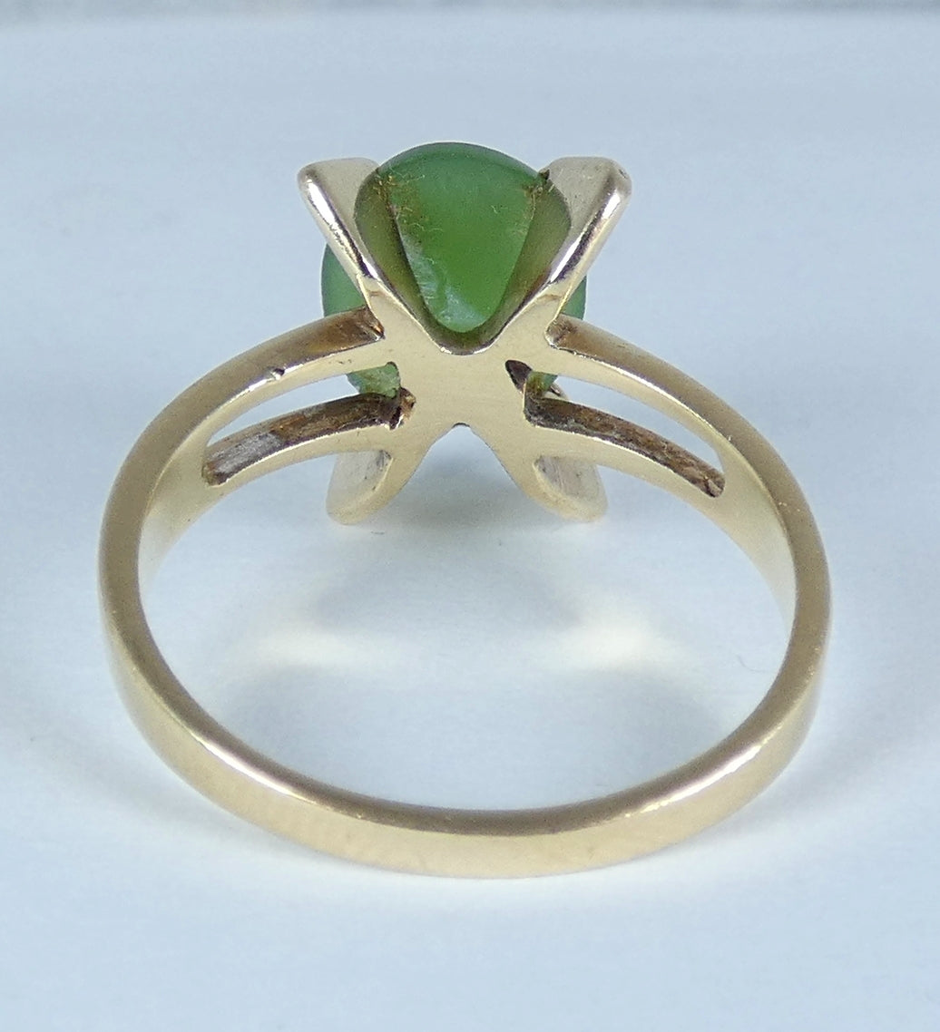 Vintage Retro Solid 9ct Yellow Gold Green Jade Cocktail Dress Ring Size 7.5 O 55