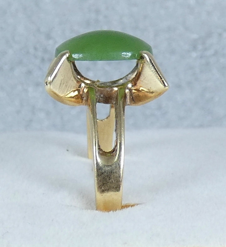 Vintage Retro Solid 9ct Yellow Gold Green Jade Cocktail Dress Ring Size 7.5 O 55
