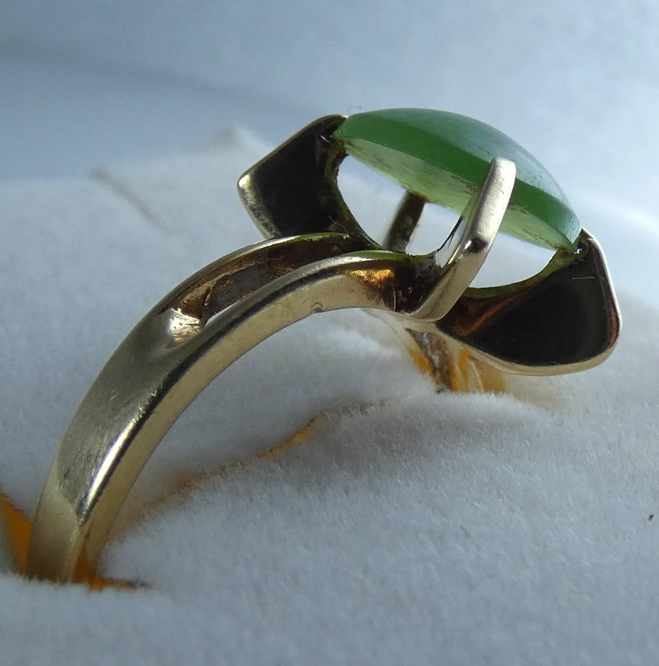 Vintage Retro Solid 9ct Yellow Gold Green Jade Cocktail Dress Ring Size 7.5 O 55