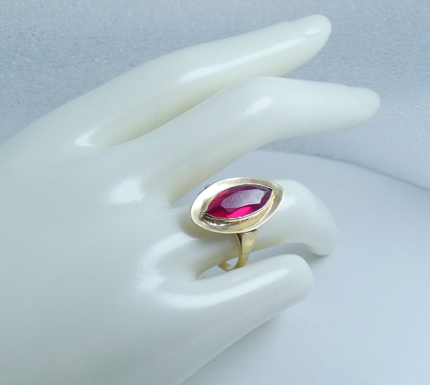 Antique Vintage 9ct Yellow Gold Marquise Ruby Cocktail Dress Ring Size 6 L 51