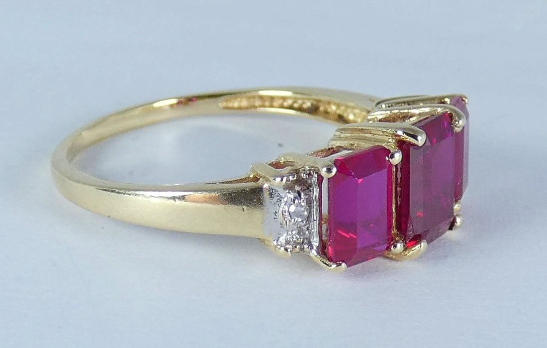 Modern Solid 9ct Yellow Gold Trilogy Ruby & Diamond Dress Cocktail Ring 8.5 Q 58