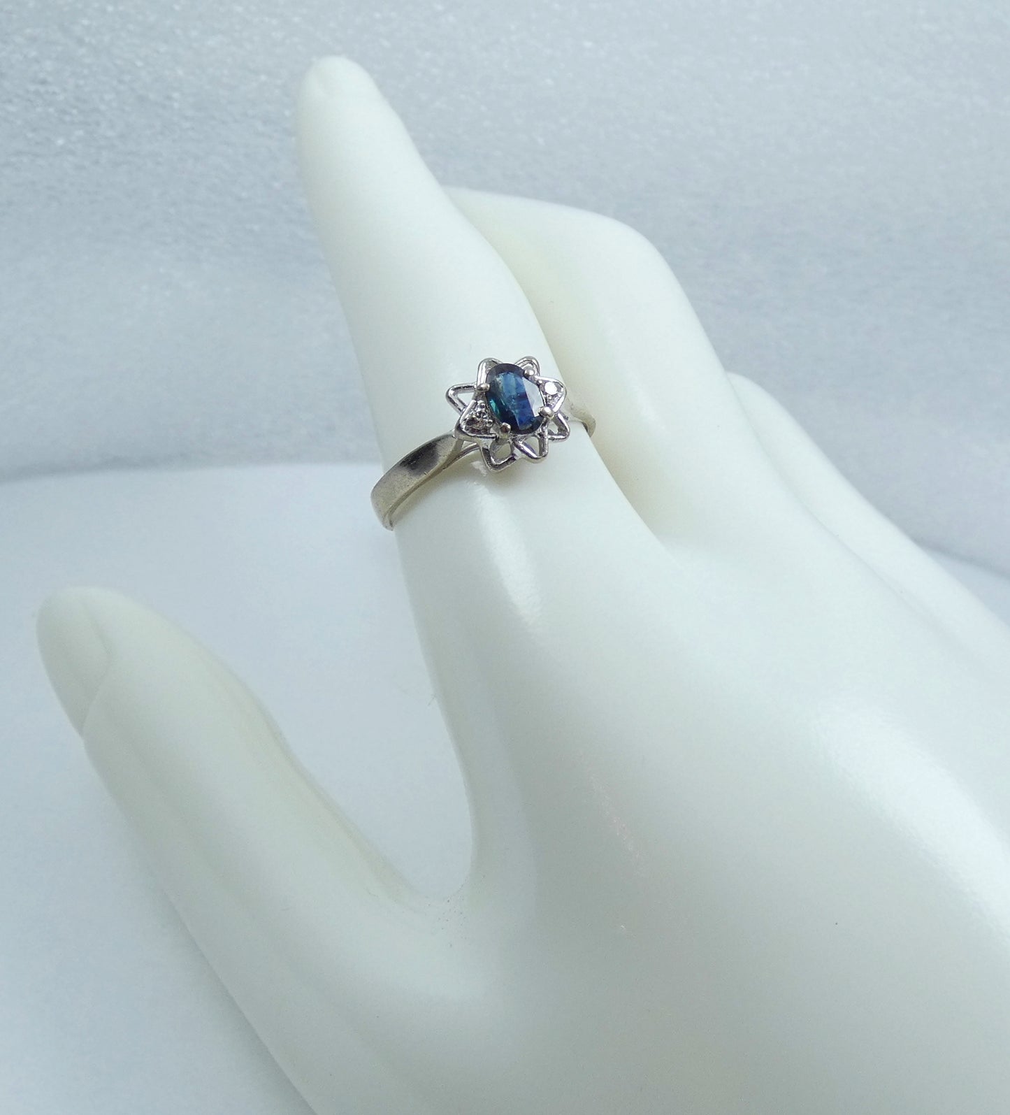 Solid 14ct White Gold Tri-Colour Parti Sapphire & Diamond Dress Ring Size 9 R 59