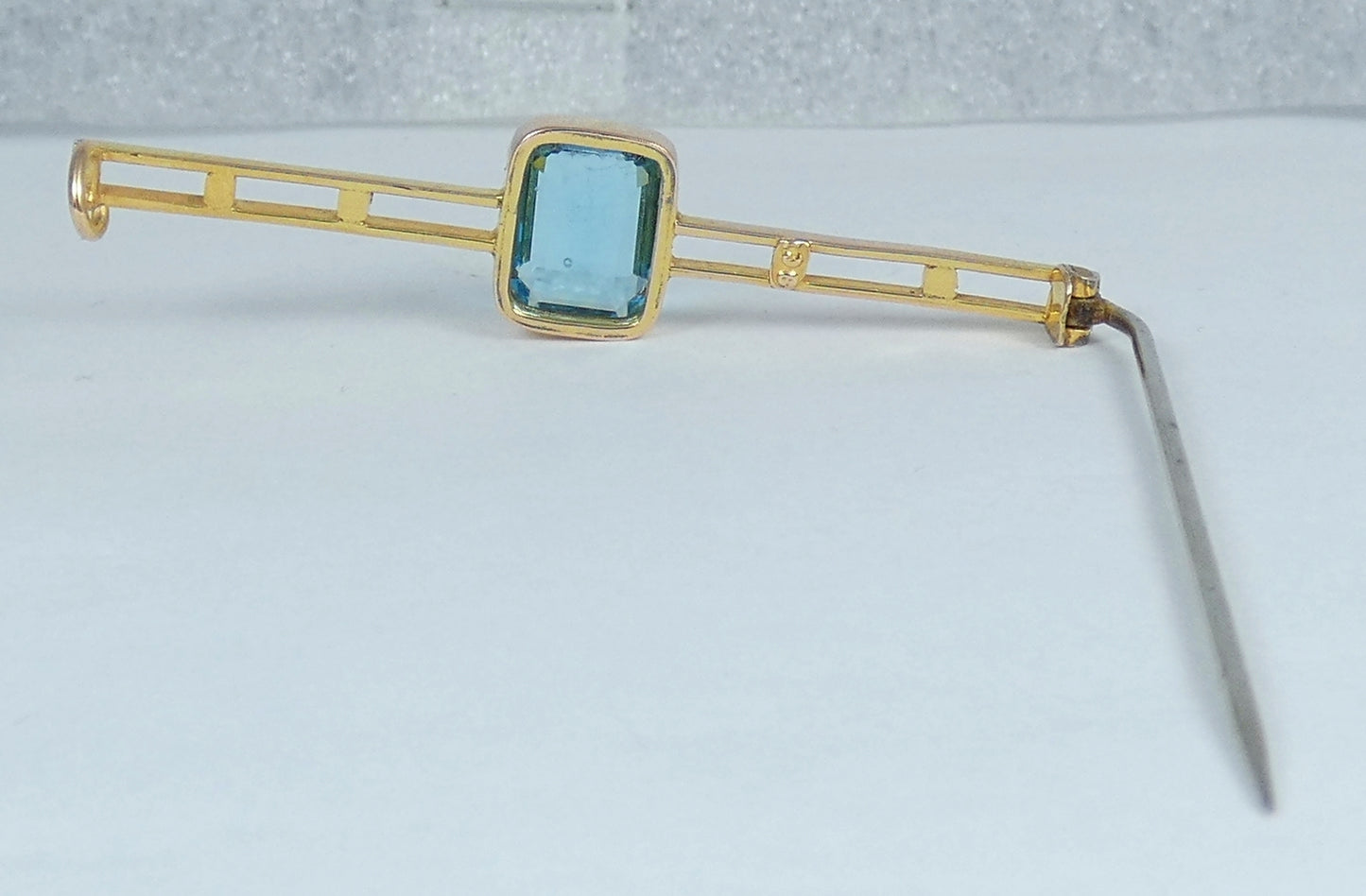 Antique Art Deco Solid 9ct Yellow Gold Aquamarine Blue Paste Twin Bar Brooch Pin