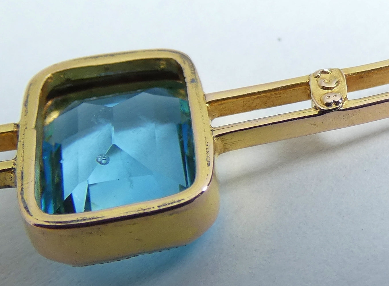 Antique Art Deco Solid 9ct Yellow Gold Aquamarine Blue Paste Twin Bar Brooch Pin