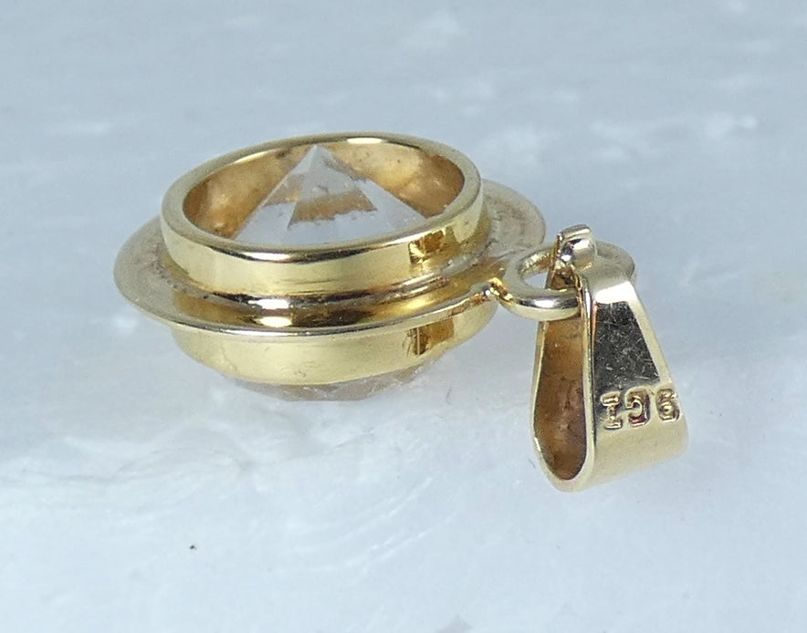 Vintage Solid 9ct Yellow Gold White Topaz Solitaire Textured Necklace Pendant