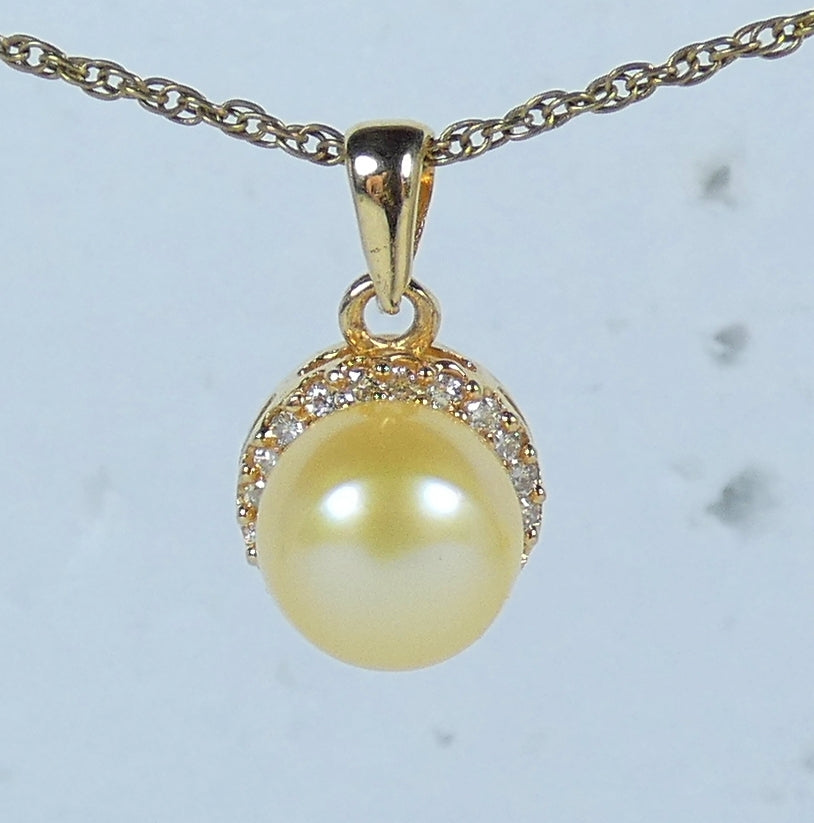 Solid 18ct Yellow Gold 8.5mm Golden Pearl & Diamond Cluster Necklace Pendant 750