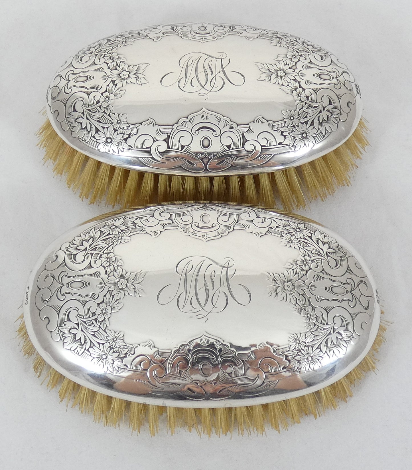 Vintage Pair of Gorham Sterling Silver Oval Clothes Brushes Brush Set C1605 Hair