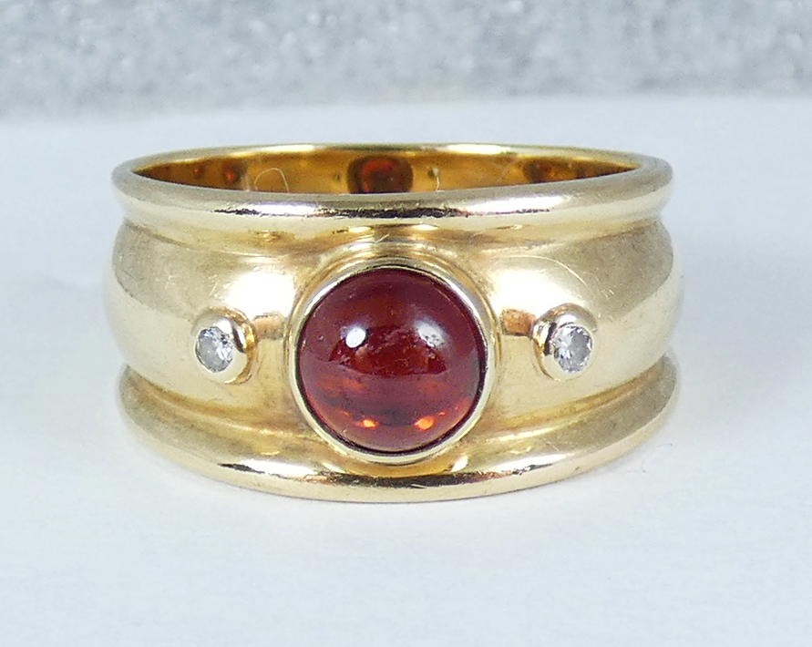 Vintage Solid 9ct Yellow Gold Cabochon Garnet & Diamond Dress Ring Size 6.5 M 52