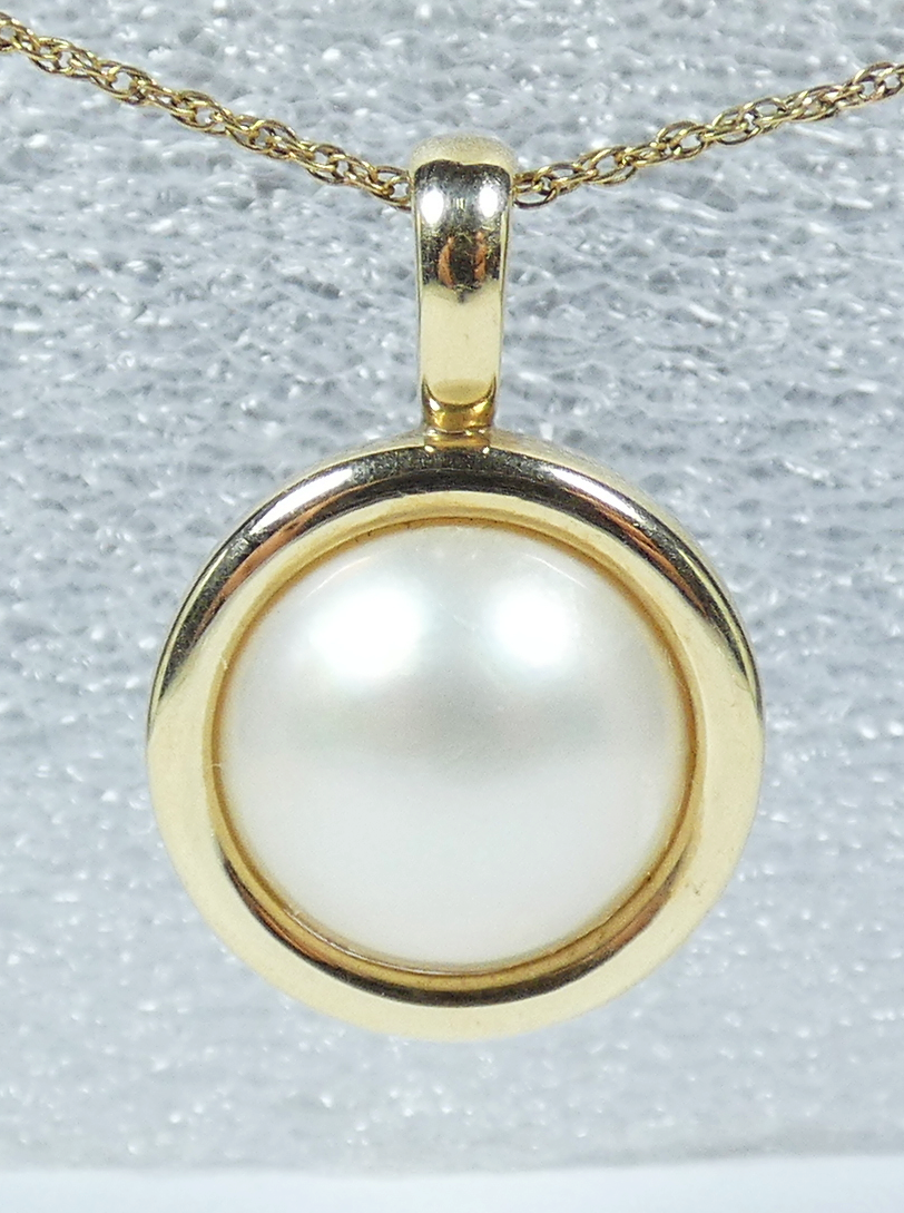 Solid 9ct Yellow Gold 16mm Mabe Pearl Enhancer Necklace Pendant Hinged Bail 375