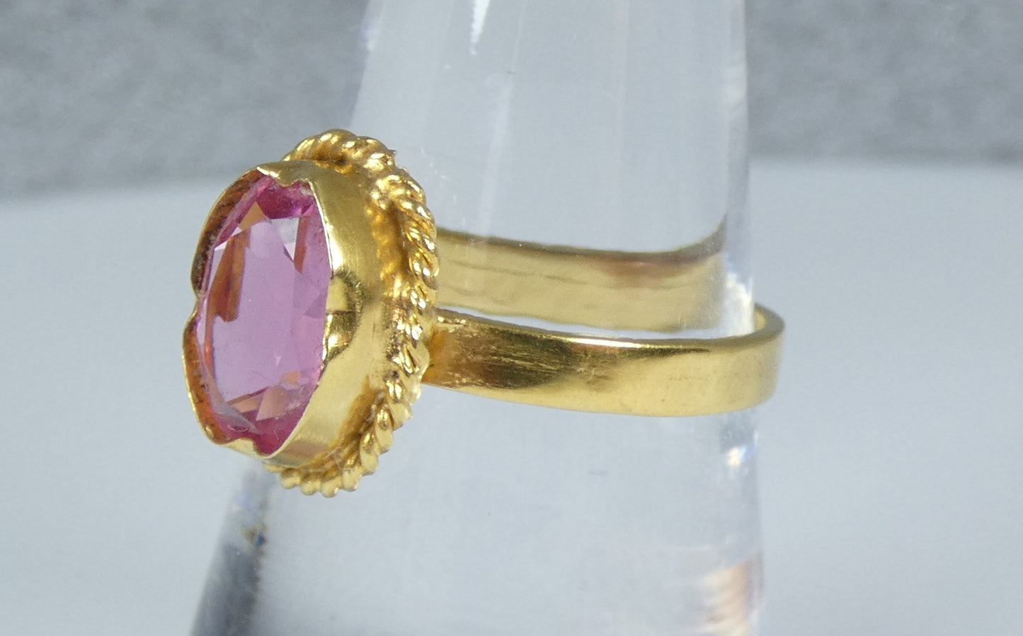 Vintage Solid 18ct Yellow Gold Pink Tourmaline Glass Cocktail Ring Size 7.5 O 55