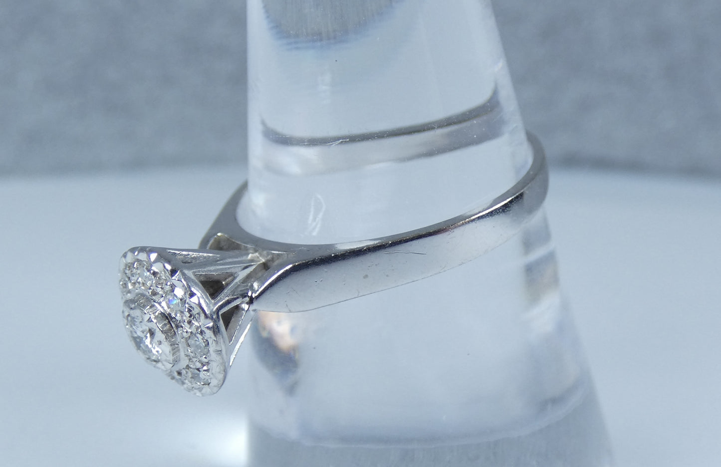 Solid 18ct White Gold & .25ct Diamond Engagement Dress Band Ring Size 8.5 Q 58