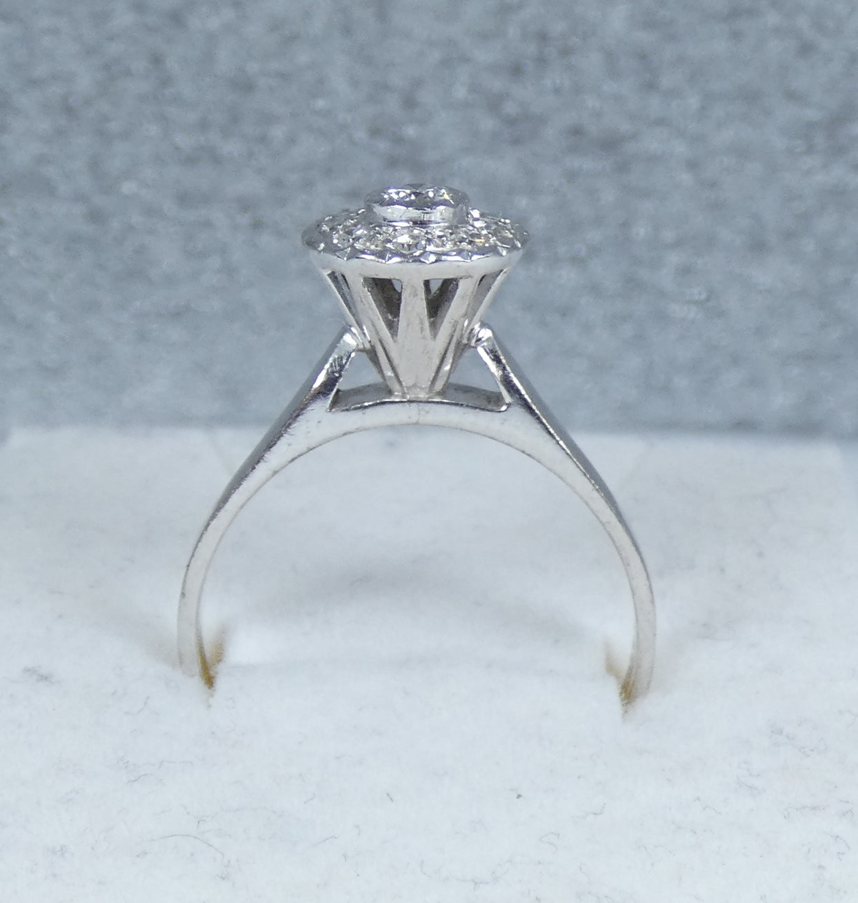 Solid 18ct White Gold & .25ct Diamond Engagement Dress Band Ring Size 8.5 Q 58