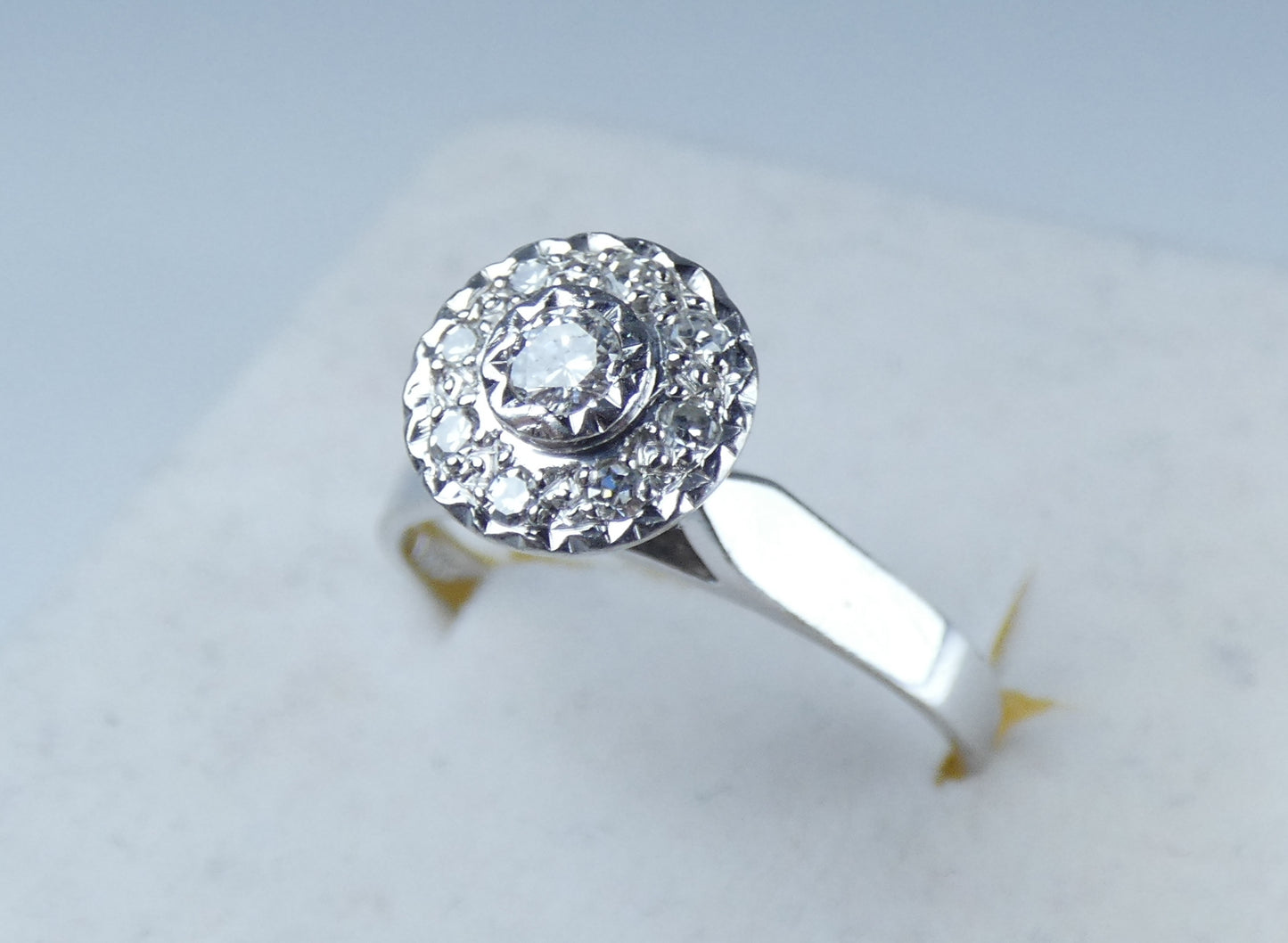 Solid 18ct White Gold & .25ct Diamond Engagement Dress Band Ring Size 8.5 Q 58
