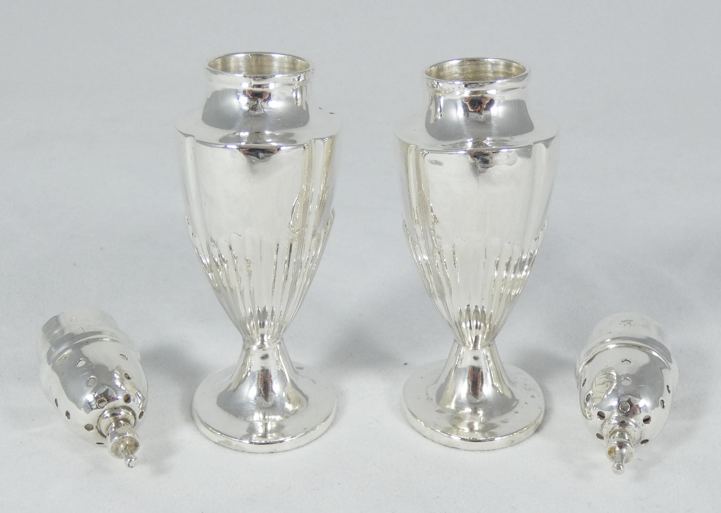 Antique Victorian 1898 Pair of Sterling Silver Pepperettes Pepper Salt Shakers