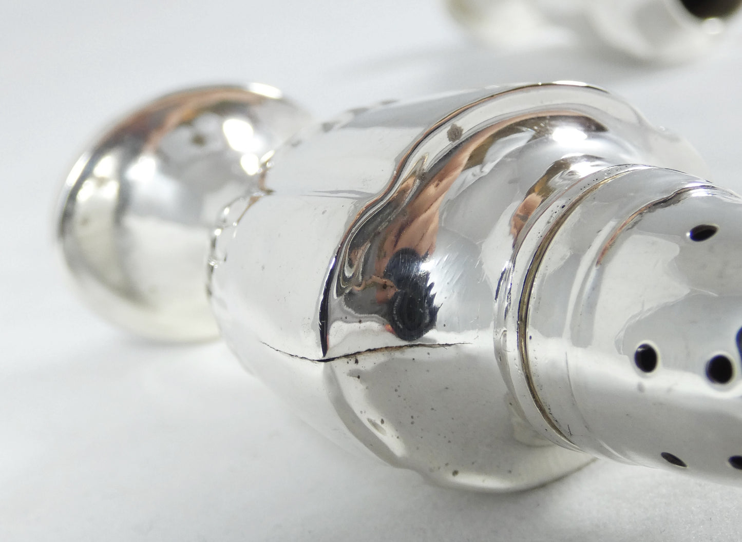Antique Victorian 1898 Pair of Sterling Silver Pepperettes Pepper Salt Shakers