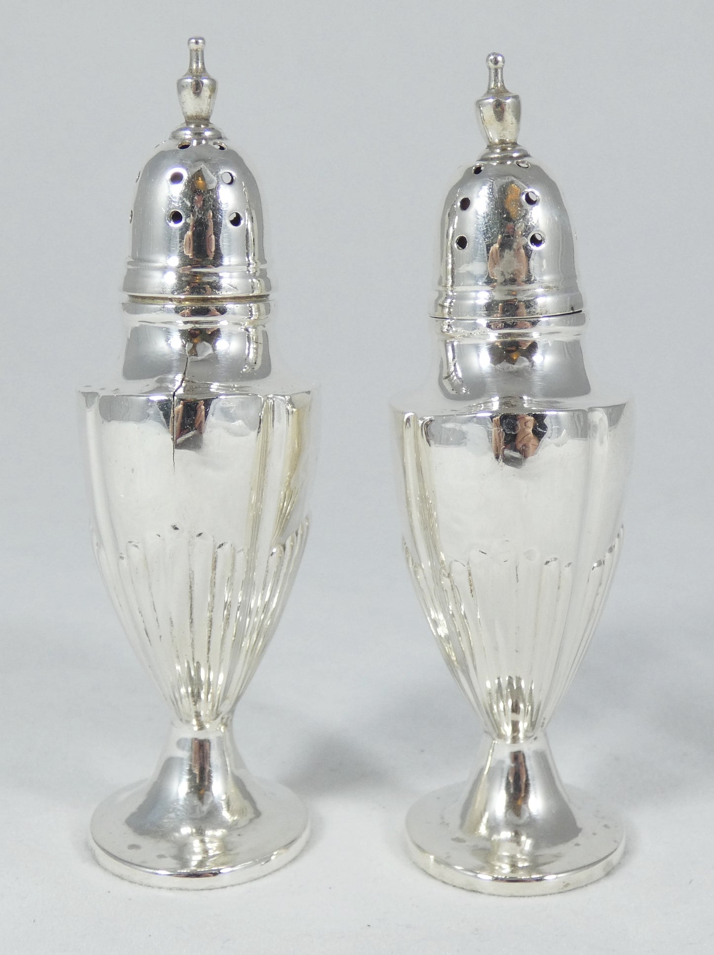Antique Victorian 1898 Pair of Sterling Silver Pepperettes Pepper Salt Shakers