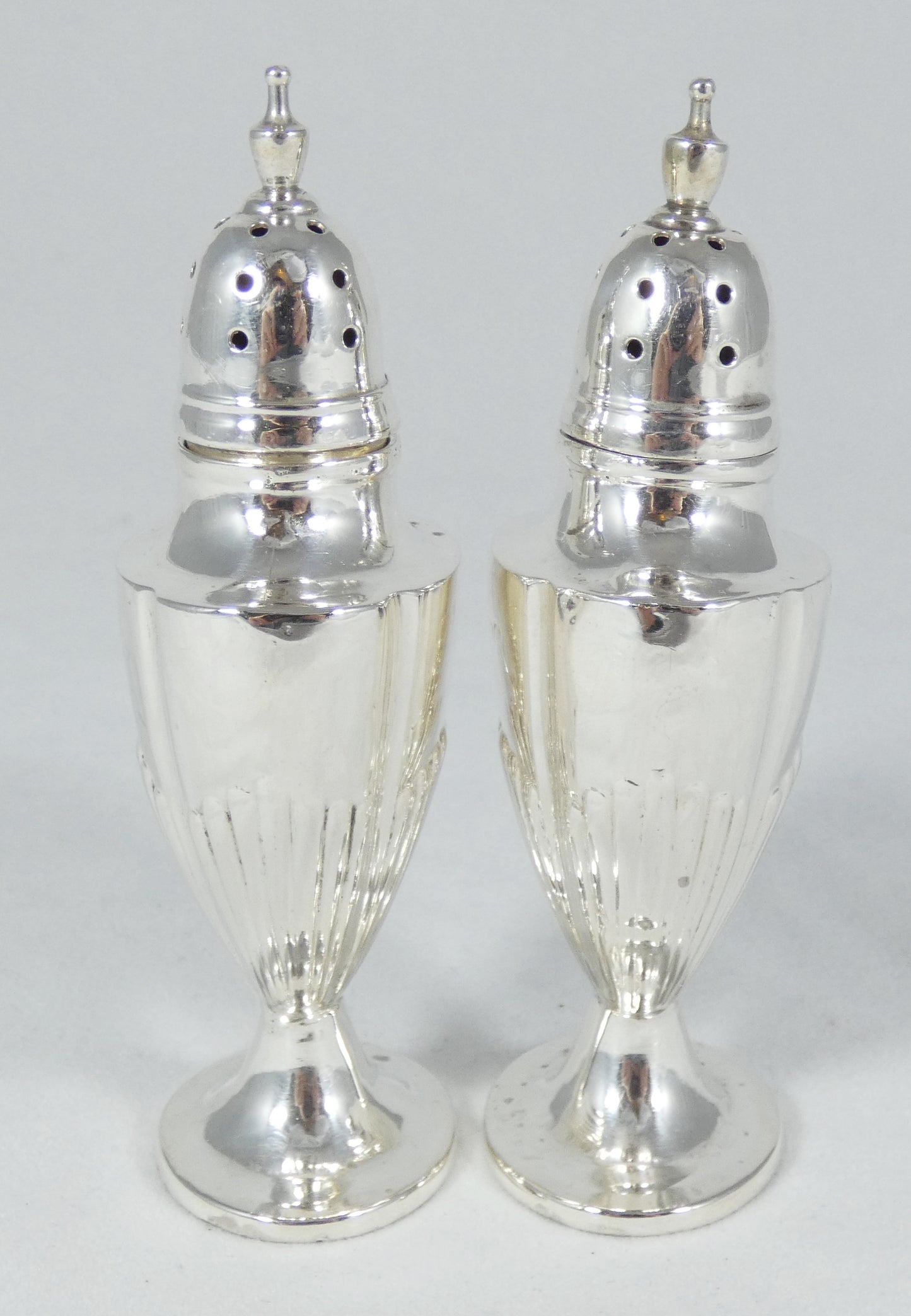 Antique Victorian 1898 Pair of Sterling Silver Pepperettes Pepper Salt Shakers