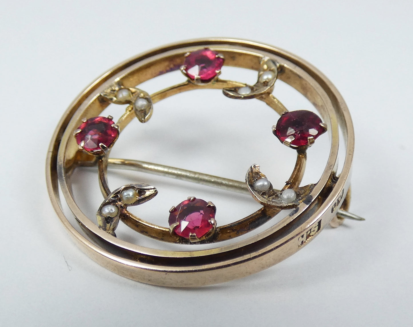 Antique Edwardian 1900 Solid 9ct Yellow Gold Ruby Seed Pearl Wreath Brooch Pin