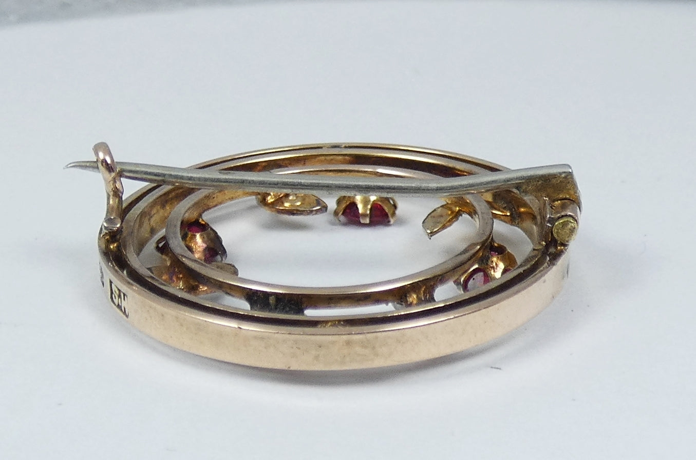 Antique Edwardian 1900 Solid 9ct Yellow Gold Ruby Seed Pearl Wreath Brooch Pin