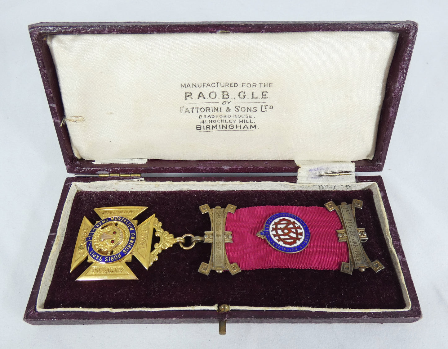 Antique 1932 Heavy 22gm 9ct Yellow Gold RAOB Medal Pendant Royal Buffaloes Sash