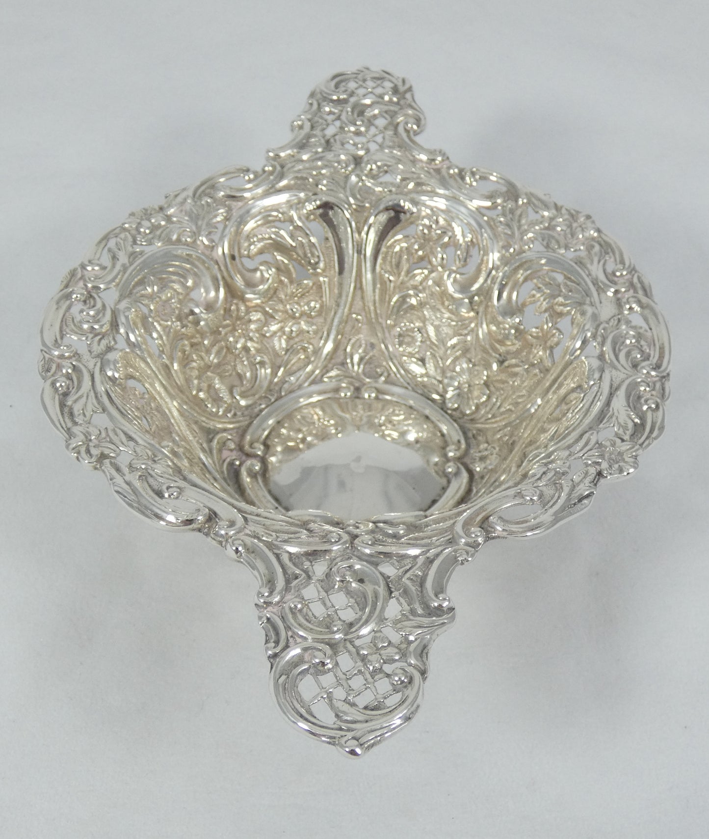 Antique Edwardian 1912 Sterling Silver Bon Bon Lolly Dish Bowl Plate Repousse HM