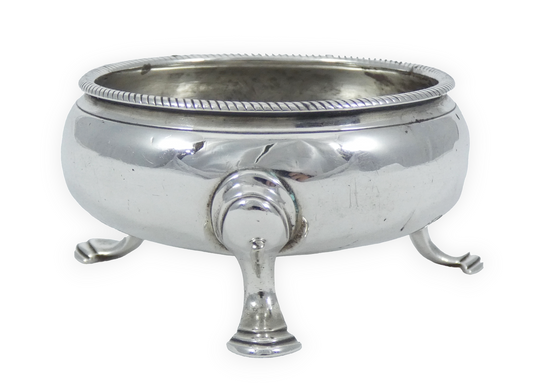 Antique Georgian 1752 Sterling Silver Cauldron Salt Cellar Bowl Dish D Hennell I