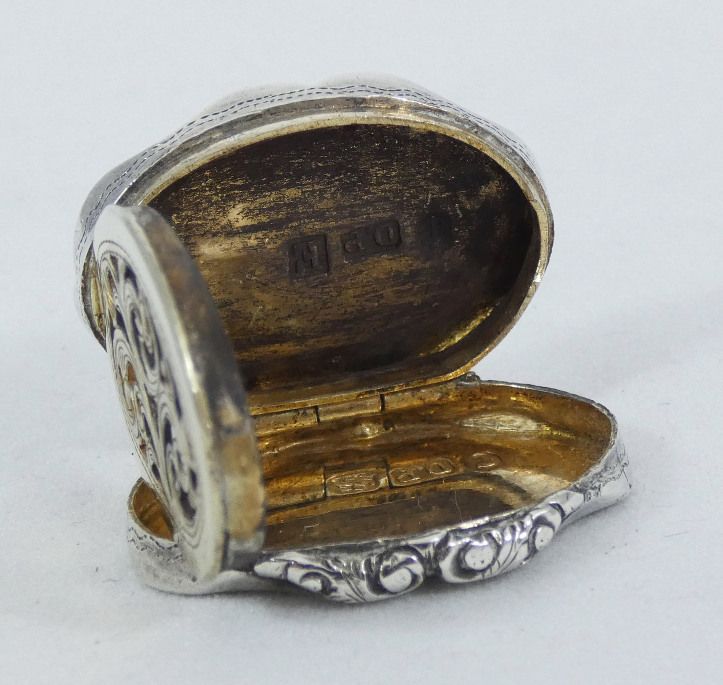 Antique Victorian 1853 Sterling Silver Vinaigrette Scent Pill Box & Grille Case