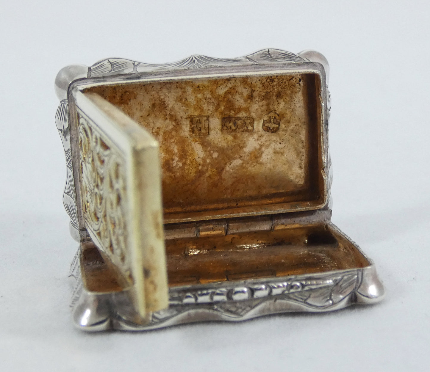 Antique Victorian 1853 Sterling Silver Vinaigrette Scent Pill Box & Grille Case