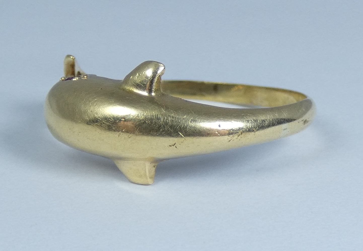 Vintage 18ct Solid Yellow Gold Pink Red Ruby Dolphin Dress Ring Size 8.5 Q 58