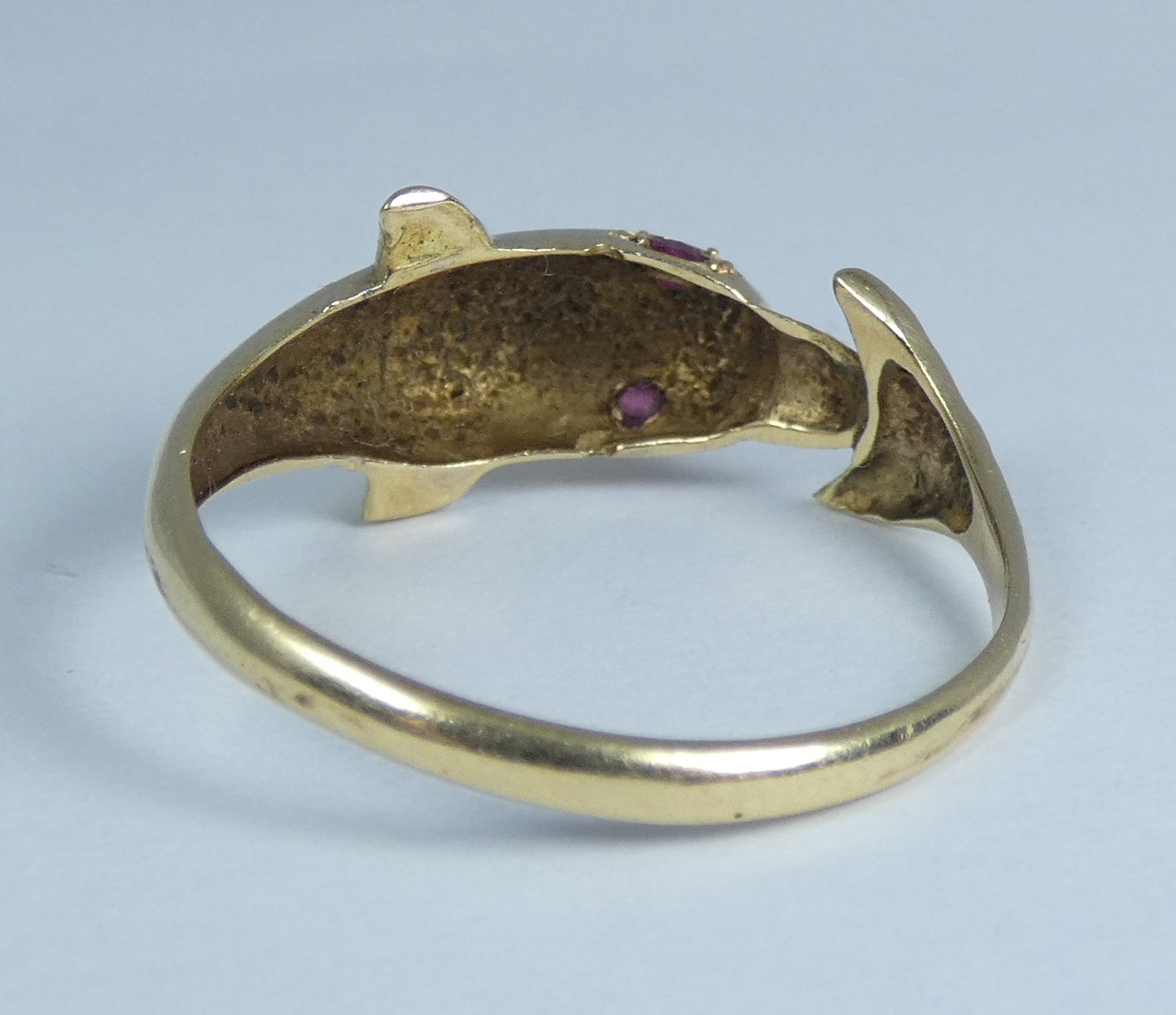 Vintage 18ct Solid Yellow Gold Pink Red Ruby Dolphin Dress Ring Size 8.5 Q 58