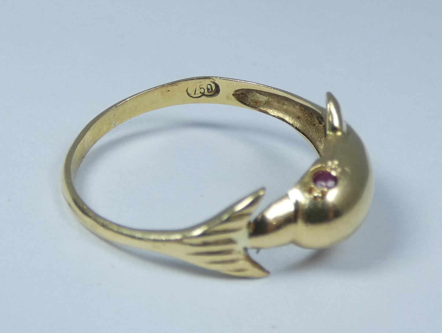 Vintage 18ct Solid Yellow Gold Pink Red Ruby Dolphin Dress Ring Size 8.5 Q 58