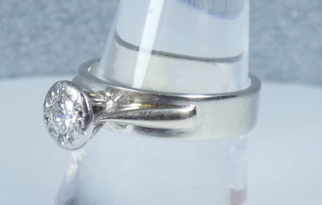 Vintage Solid 18ct White Gold .33ct Diamond Cluster Engagement Dress Ring 8 P 56