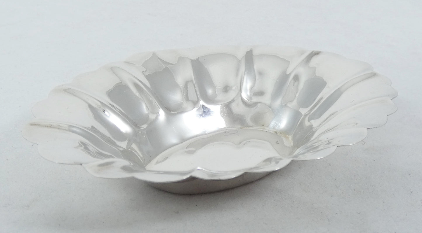 Antique Vintage 1950 Canada Sterling Silver Small Bowl Dish Plate Frilly Lipman