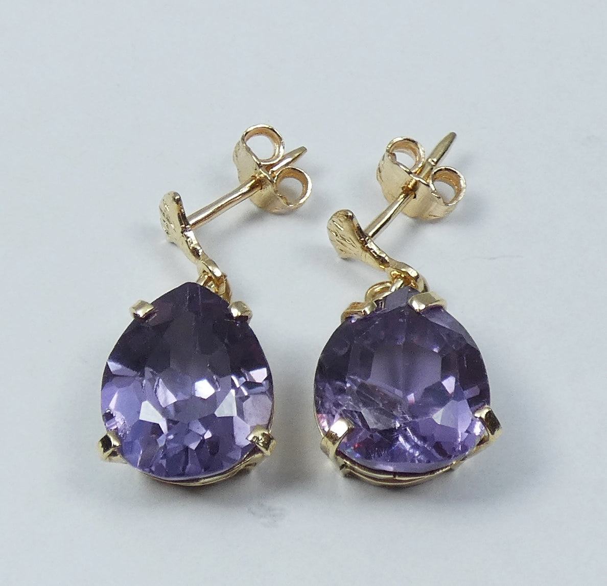 Vintage Egyptian Solid 18ct Yellow Gold Colour Change Alexandrite Pair Earrings